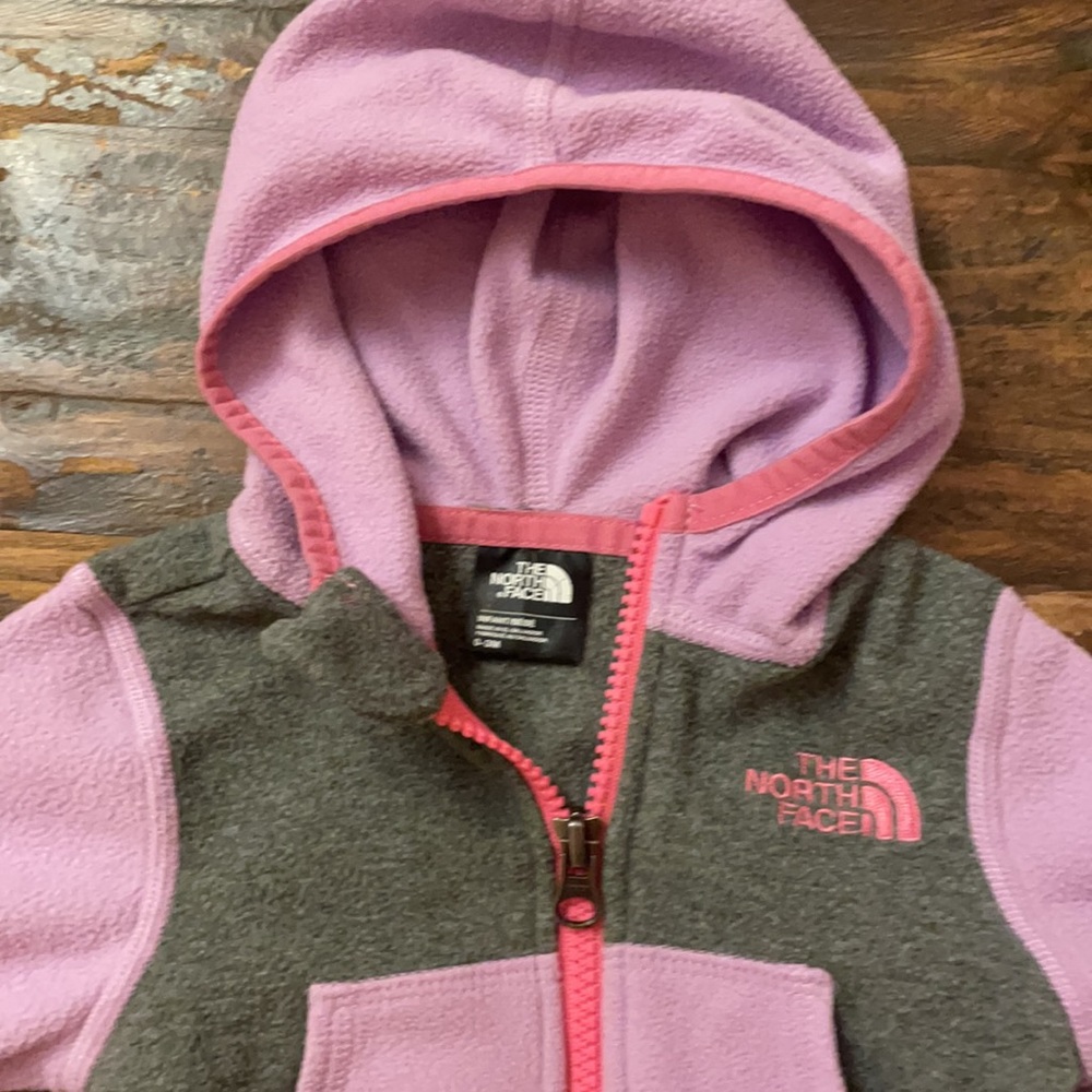 Infants size 0-3M Zip up Jacket: North Face Fleece Shell with hood. Like New.